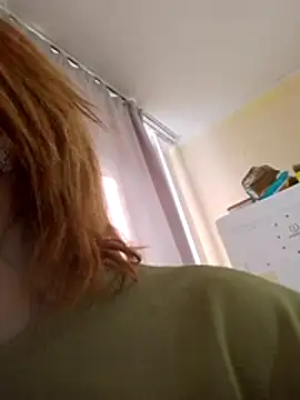 Snapshot of Gussie_Bridie chatting on November 3, 2025, 8:04 am Gussie Bridie online show from November 3, 2025, 8:04 am