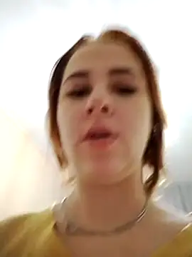 Snapshot of Gussie_Bridie chatting on November 5, 2025, 5:18 am Gussie Bridie online show from November 5, 2025, 5:18 am