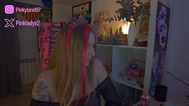 Pinkyladyxxx online show from February 15, 2026, 11:45 pm