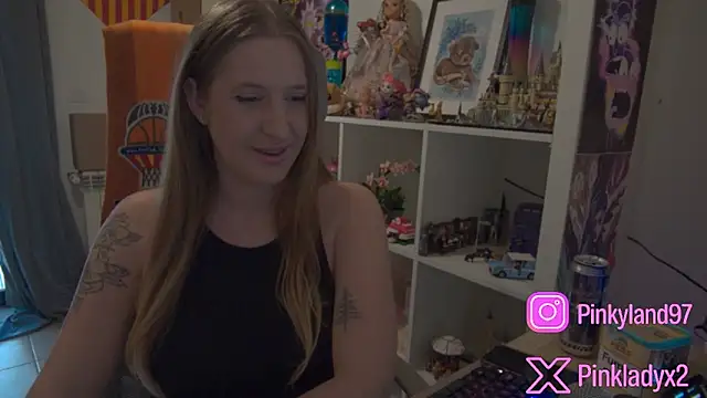 Snapshot of Pinkyladyxxx chatting on April 22, 2026, 5:47 pm Pinkyladyxxx online show from April 22, 2026, 5:47 pm