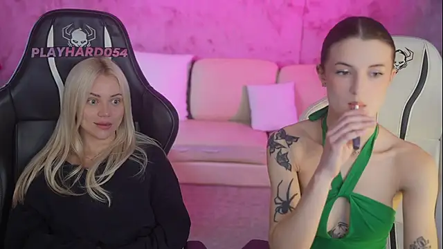 Snapshot of Britney054 chatting on February 5, 2026, 3:49 pm Britney054 online show from February 5, 2026, 3:49 pm