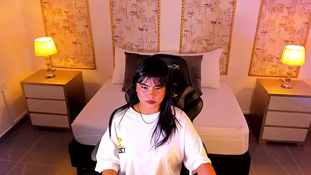 nicky peyton online show from September 23, 2025, 2:36 am