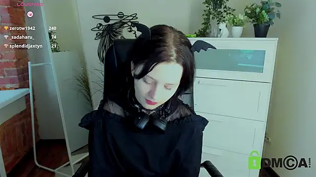 Alina Mills online show from February 21, 2025, 2:06 pm