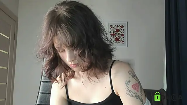 Snapshot of Alina_Mills chatting on June 20, 2026, 10:40 am Alina Mills online show from June 20, 2026, 10:40 am