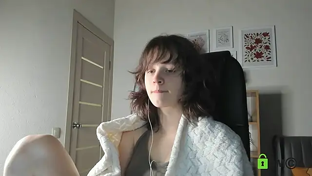 Snapshot of Alina_Mills chatting on June 21, 2026, 11:02 am Alina Mills online show from June 21, 2026, 11:02 am