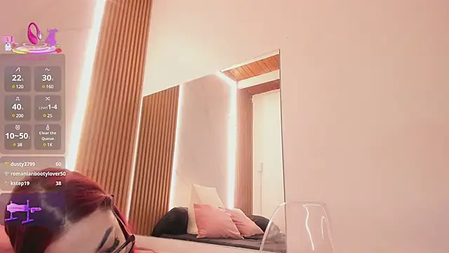 juicy led  online show from March 3, 2025, 2:26 pm