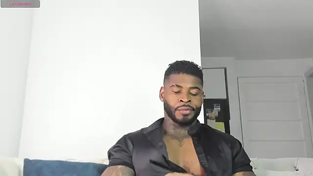 Snapshot of Makonneen chatting on June 17, 2026, 10:54 pm Makonneen online show from June 17, 2026, 10:54 pm
