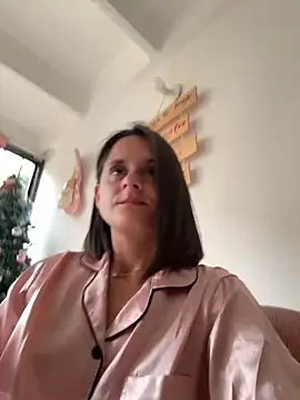 Alice milf  online show from December 3, 2025, 4:49 pm