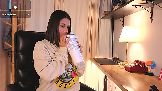 Alice milf  online show from December 5, 2025, 11:08 am