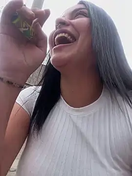  luna torres online show from April 11, 2026, 1:15 pm