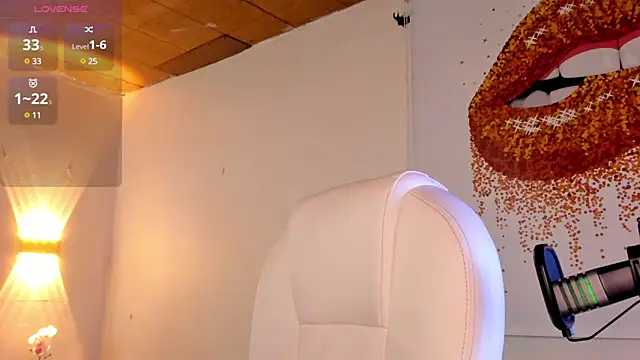 loly marce online show from February 6, 2025, 8:13 pm