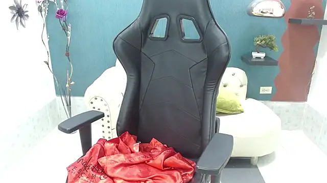 Melikasweetz online show from February 14, 2025, 8:48 pm