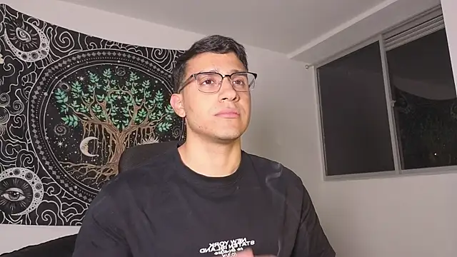 Snapshot of JayMarcos_ chatting on October 7, 2025, 1:03 am JayMarcos online show from October 7, 2025, 1:03 am