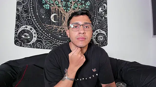 Snapshot of JayMarcos_ chatting on October 12, 2025, 1:37 am JayMarcos online show from October 12, 2025, 1:37 am