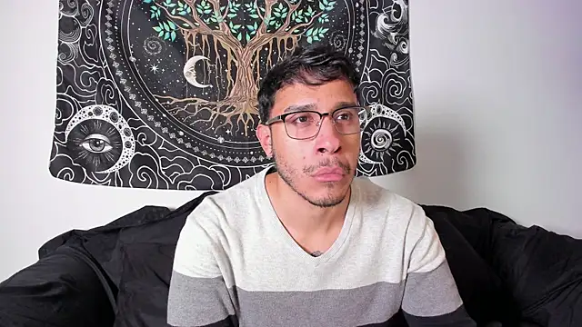 Snapshot of JayMarcos_ chatting on October 26, 2025, 4:40 am JayMarcos online show from October 26, 2025, 4:40 am