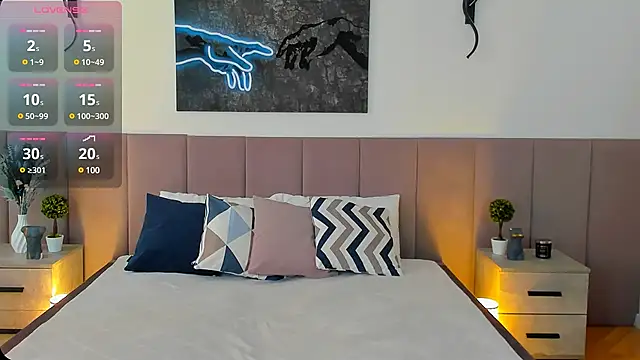 MiaBecky online show from January 21, 2025, 8:30 am