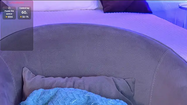 MiaBecky online show from March 12, 2025, 5:24 am