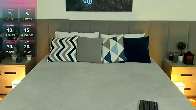 MiaBecky online show from December 22, 2025, 5:37 am