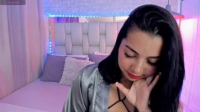 AlexandraaMillerr online show from February 12, 2025, 1:59 pm