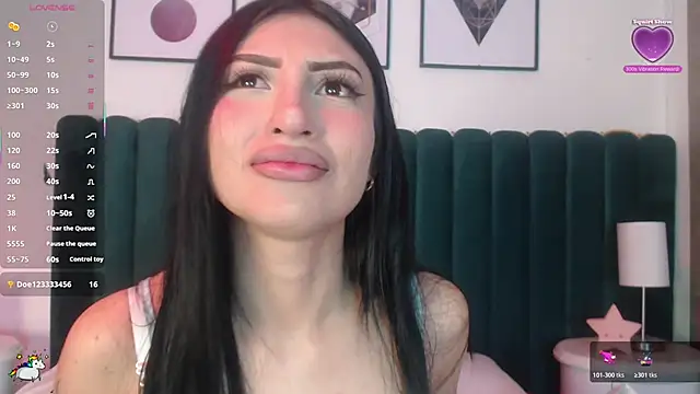 Nicolette ks  online show from November 7, 2025, 4:34 am