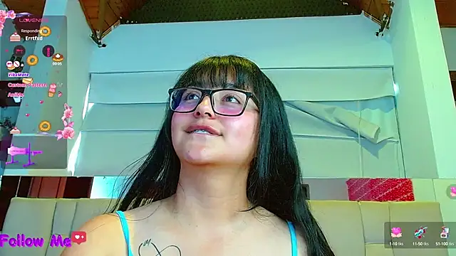 scarlleth  online show from March 12, 2025, 3:18 pm