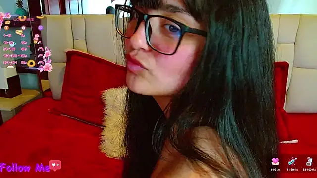 scarlleth  online show from March 21, 2025, 6:29 pm