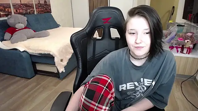 Kira Bakker online show from September 25, 2025, 5:38 pm