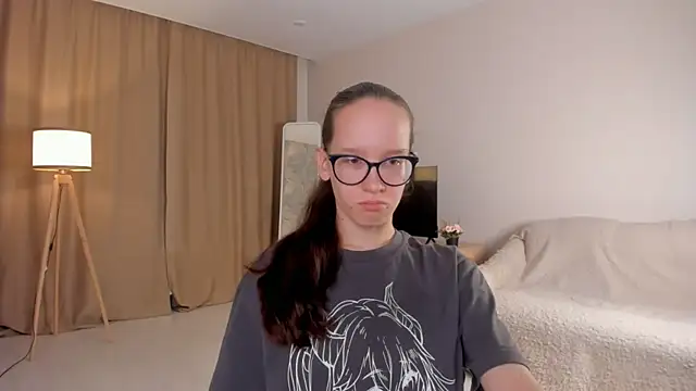 BettyBrowni online show from October 17, 2025, 4:09 pm