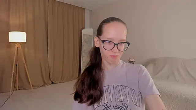 BettyBrowni online show from October 24, 2025, 4:25 pm