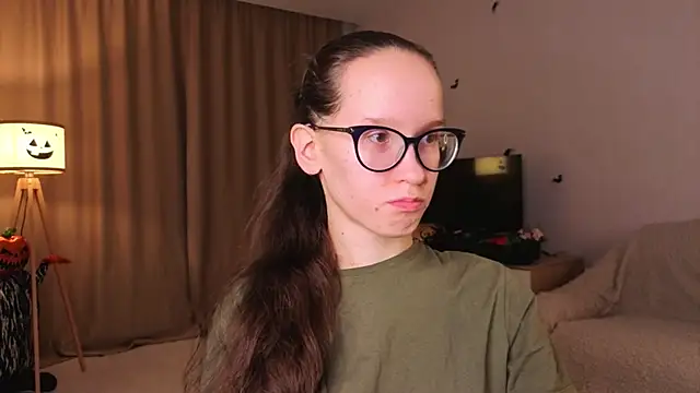 BettyBrowni online show from November 10, 2025, 4:17 pm