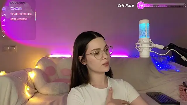 AokiAnna online show from November 24, 2025, 7:19 am