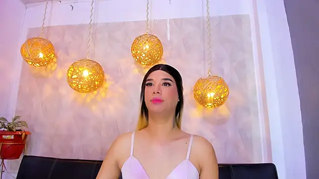 victoria aleia  online show from December 25, 2024, 8:28 pm