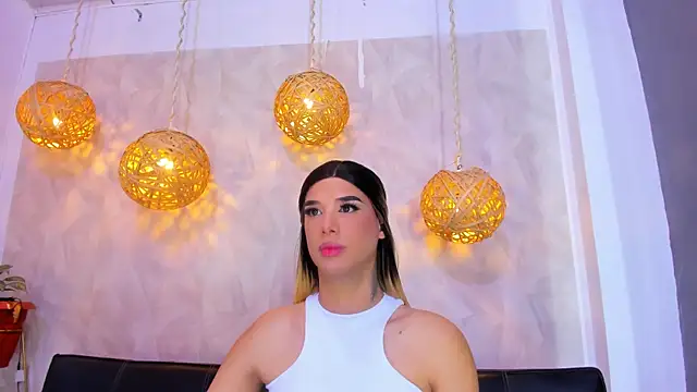 victoria aleia  online show from December 28, 2024, 8:15 pm