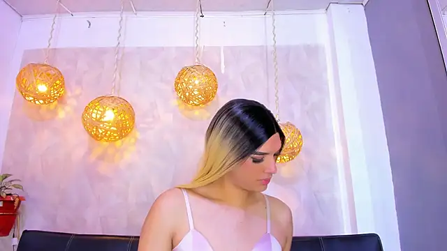 victoria aleia  online show from January 4, 2025, 2:03 am