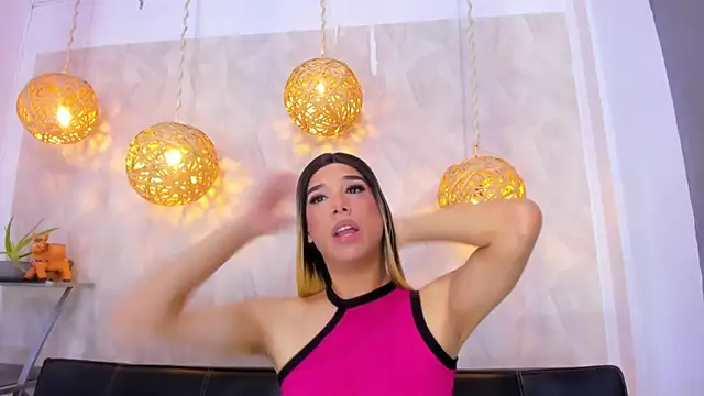 victoria aleia  online show from January 28, 2025, 8:15 pm