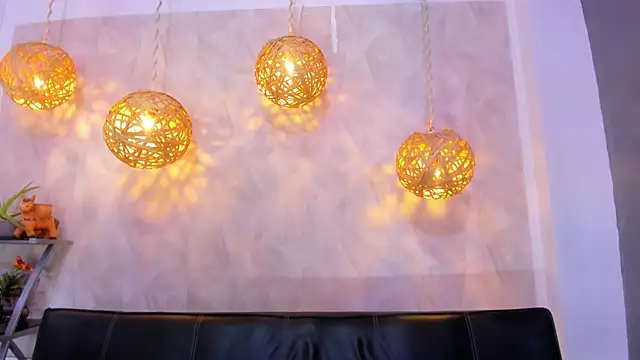 victoria aleia  online show from February 17, 2025, 11:20 pm