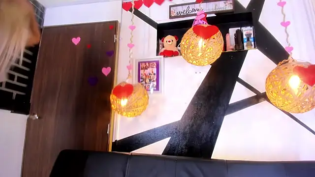 victoria aleia  online show from February 17, 2026, 10:27 pm