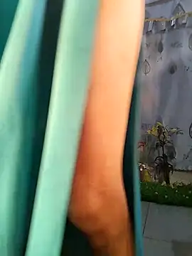 Snapshot of Kami_gaam chatting on February 14, 2025, 9:10 pm Kami gaam online show from February 14, 2025, 9:10 pm