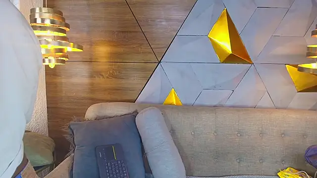 sarah banks1 online show from March 20, 2025, 7:04 pm