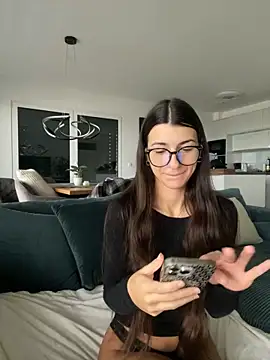 Wildberry  online show from November 8, 2025, 8:47 am