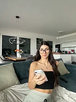 Wildberry  online show from March 27, 2026, 8:20 am