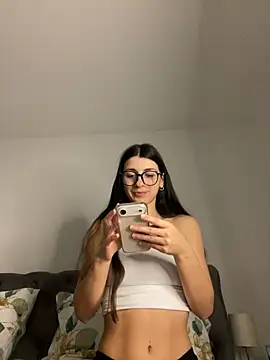 Wildberry  online show from April 16, 2026, 7:03 pm