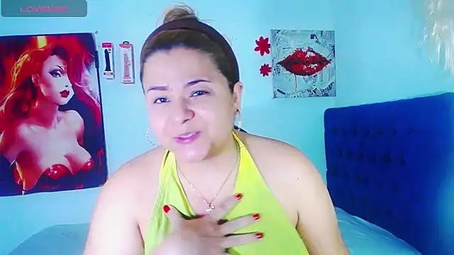 Snapshot of Charlotte_mh chatting on May 12, 2026, 5:15 am Charlotte mh online show from May 12, 2026, 5:15 am