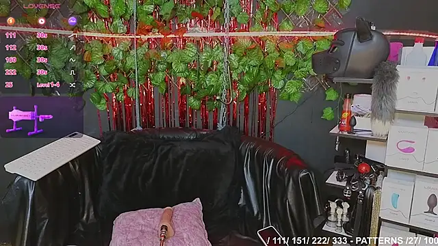 Snapshot of Sweett_Mollyy chatting on November 21, 2025, 12:21 am Sweett Mollyy online show from November 21, 2025, 12:21 am