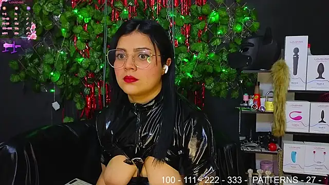 Snapshot of Sweett_Mollyy chatting on February 11, 2026, 12:15 am Sweett Mollyy online show from February 11, 2026, 12:15 am