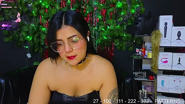 Snapshot of Sweett_Mollyy chatting on February 11, 2026, 11:54 pm Sweett Mollyy online show from February 11, 2026, 11:54 pm