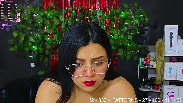 Snapshot of Sweett_Mollyy chatting on February 25, 2026, 11:03 pm Sweett Mollyy online show from February 25, 2026, 11:03 pm