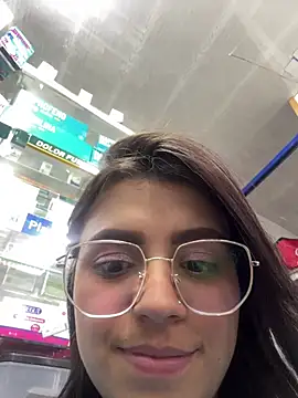 Snapshot of Sweett_Mollyy chatting on July 5, 2026, 11:01 pm Sweett Mollyy online show from July 5, 2026, 11:01 pm