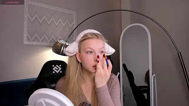 Snapshot of Sarra_Cooper chatting on December 10, 2024, 1:43 am Sarra Cooper online show from December 10, 2024, 1:43 am