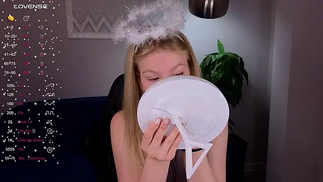 Snapshot of Sarra_Cooper chatting on January 20, 2025, 1:18 am Sarra Cooper online show from January 20, 2025, 1:18 am